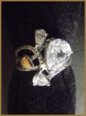 ANEL PRATA C/ 3 GTS DE PEDRA E 1 DE OURO