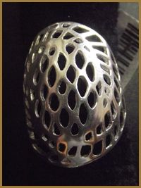 ANEL PRATA OVAL COM FUROS